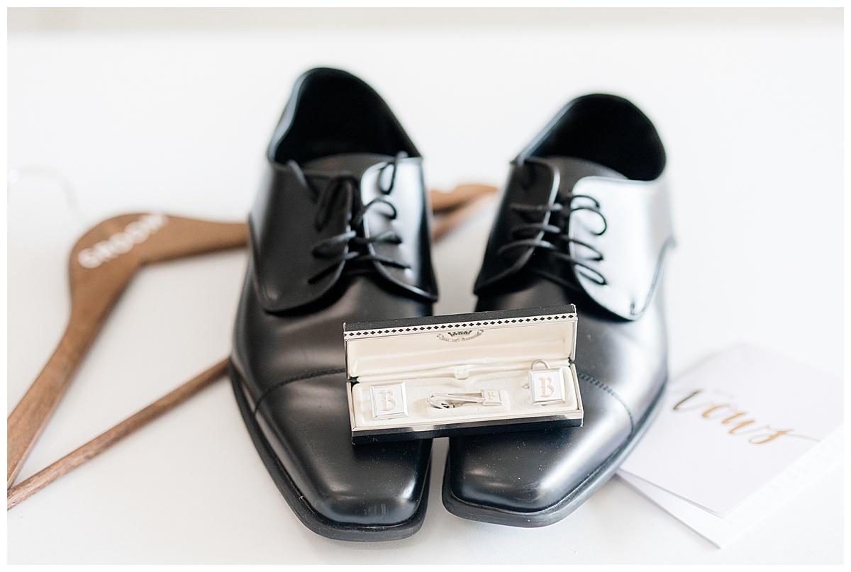 grooms shoes and cuff links